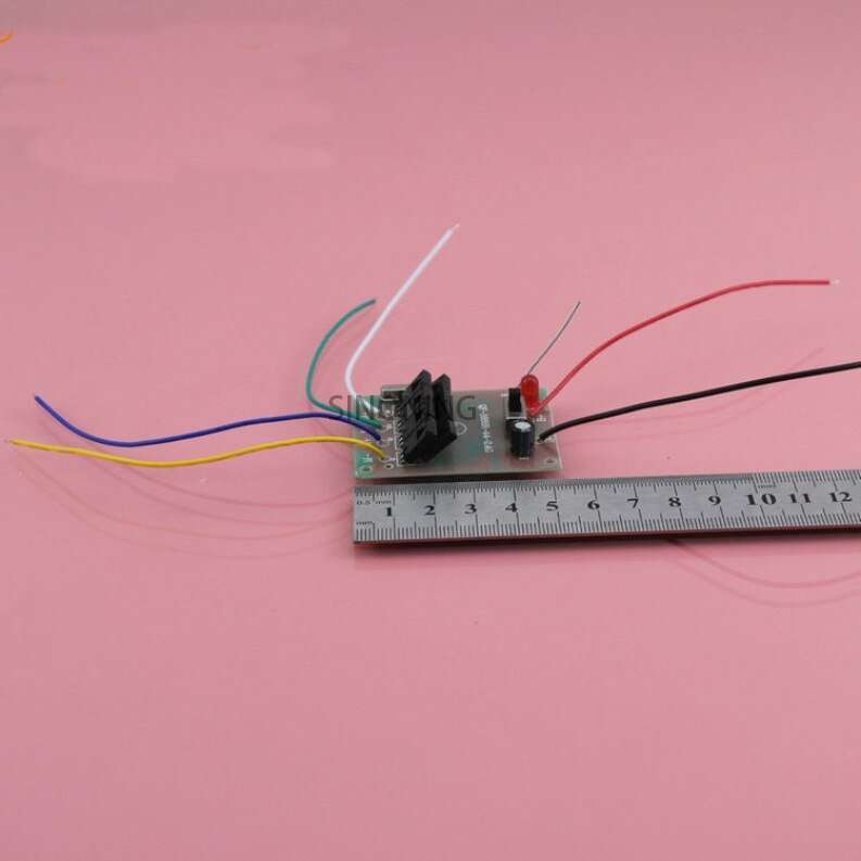 2.4G 4CH remote control and receiver circuit board for diy car tank airplane 50 meter 5A current SNRM17